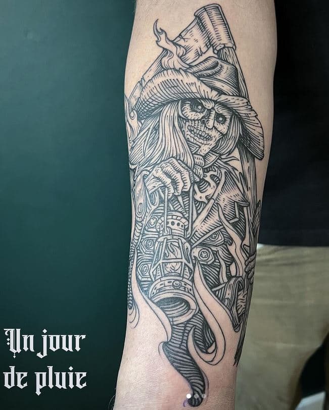Le faucheur au tricorne, tatouage néogravure sur avant-bras