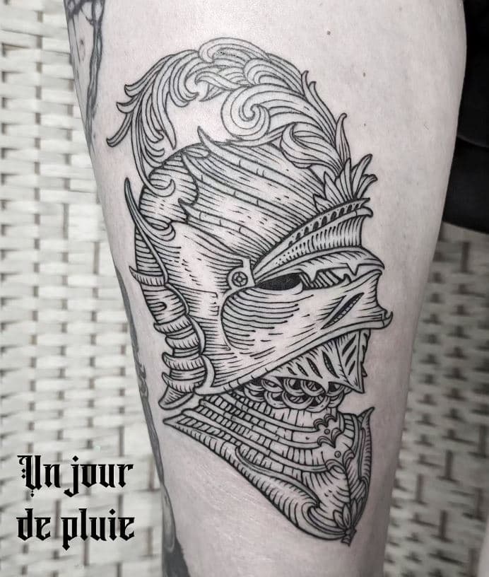 Heaume au panache, tatouage néogravure sur bras